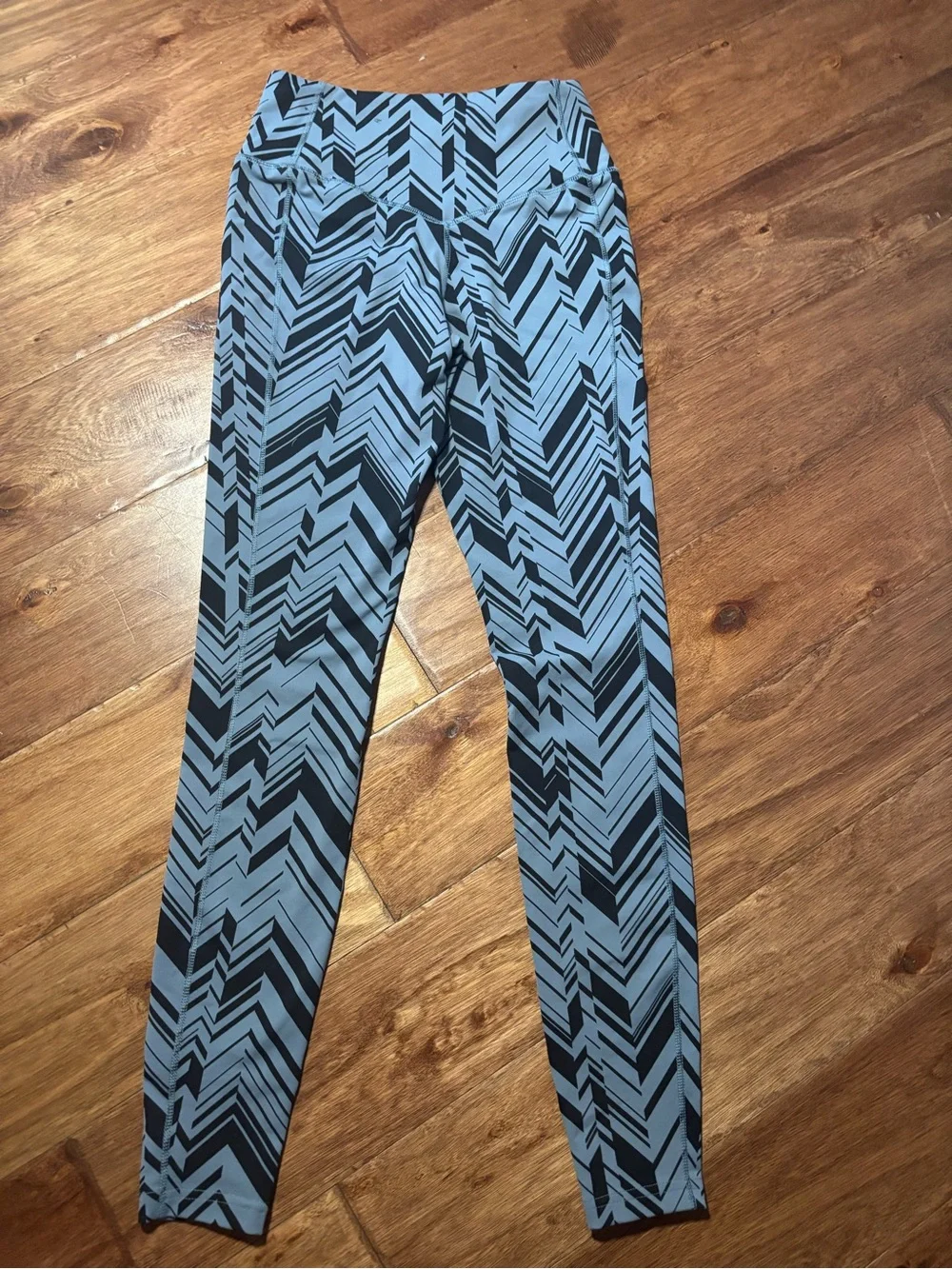 Women’s Nike Dri-Fit Leggings Black/Gray 27.5” Size XS - Excellent Condition!